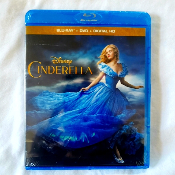 NIB Live-Action Cinderella Blu-ray + DVD + Digital HD 3-Pack - Picture 2 of 3